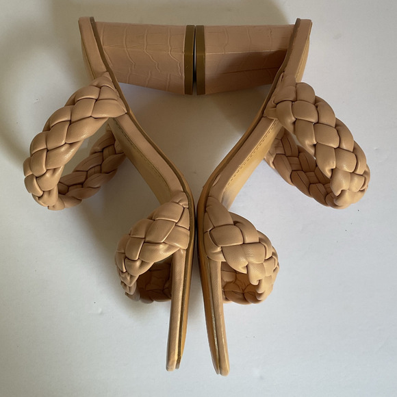 Wide Cushionaire Iris Braided Block Heel Sandals Nude Size 8W Square Toe - Picture 8 of 13